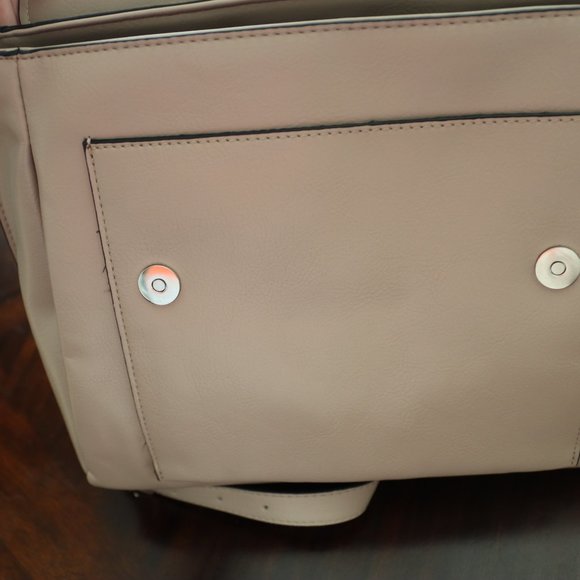 NWT-Reaction Kenneth Cole Back Pack & Wallet Set - Picture 11 of 17